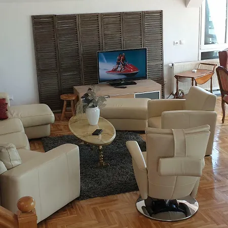 Апартаменты Apartman Ella Тузла